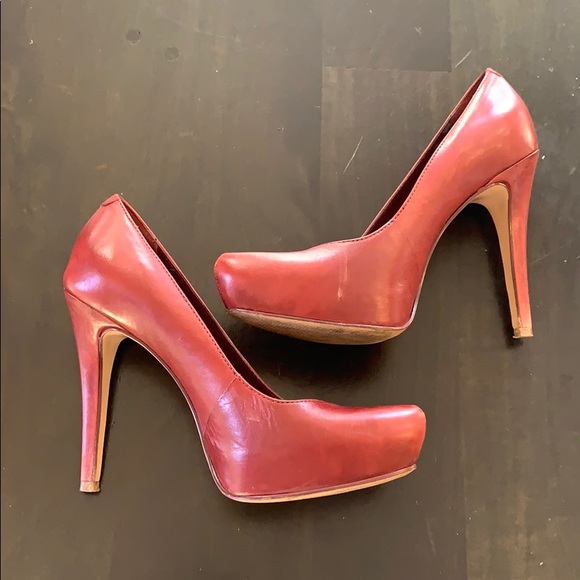 Sexy Red stilettos - Picture 4 of 6